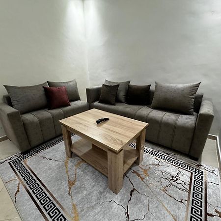 Appartement Spacieux Et Calme A Proximite De La Mer Et La Gare Agdal Rabat Ngoại thất bức ảnh