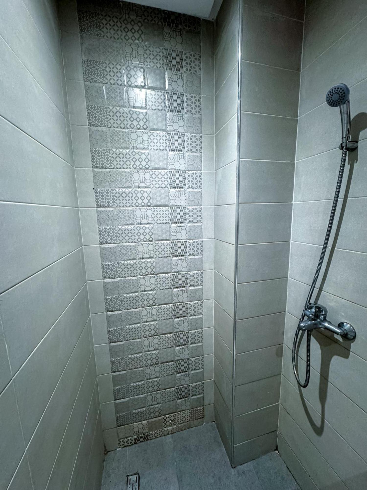 Appartement Spacieux Et Calme A Proximite De La Mer Et La Gare Agdal Rabat Ngoại thất bức ảnh