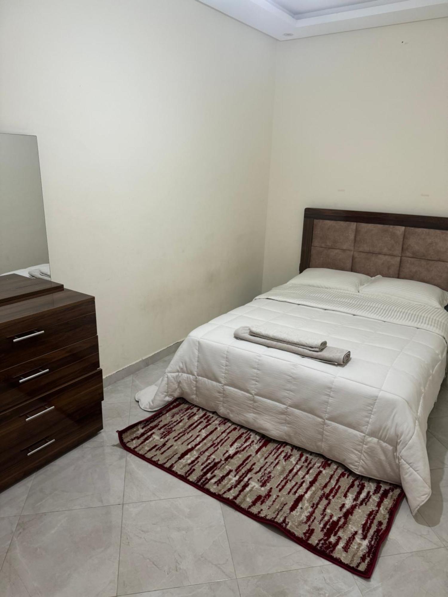 Appartement Spacieux Et Calme A Proximite De La Mer Et La Gare Agdal Rabat Ngoại thất bức ảnh